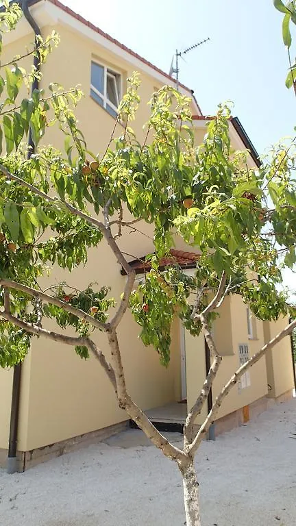 Apartment Una Pula