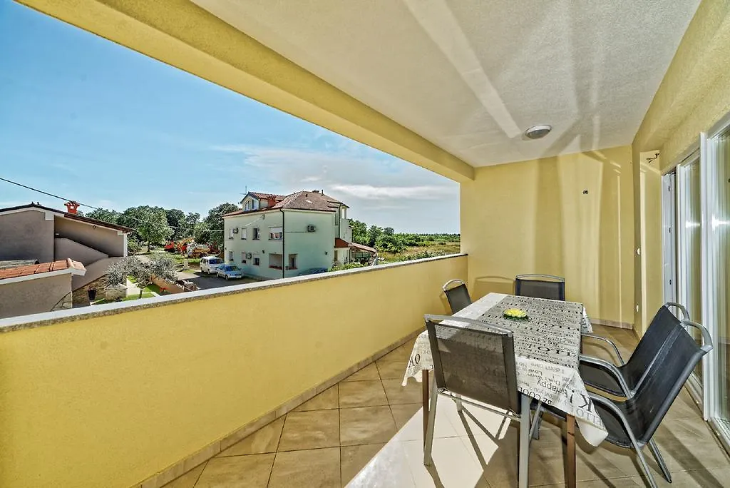 Apartment Una Pula